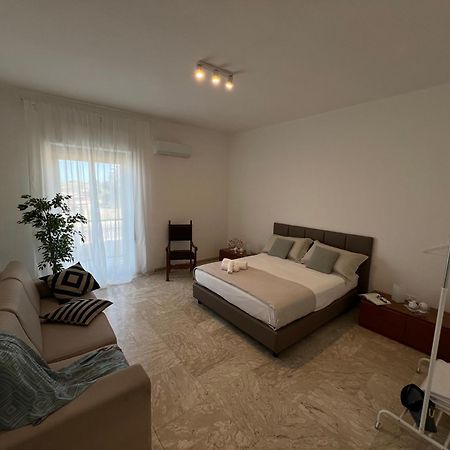 Casa Roberta With Balcony And Sea View Apartment Vieste Exterior photo