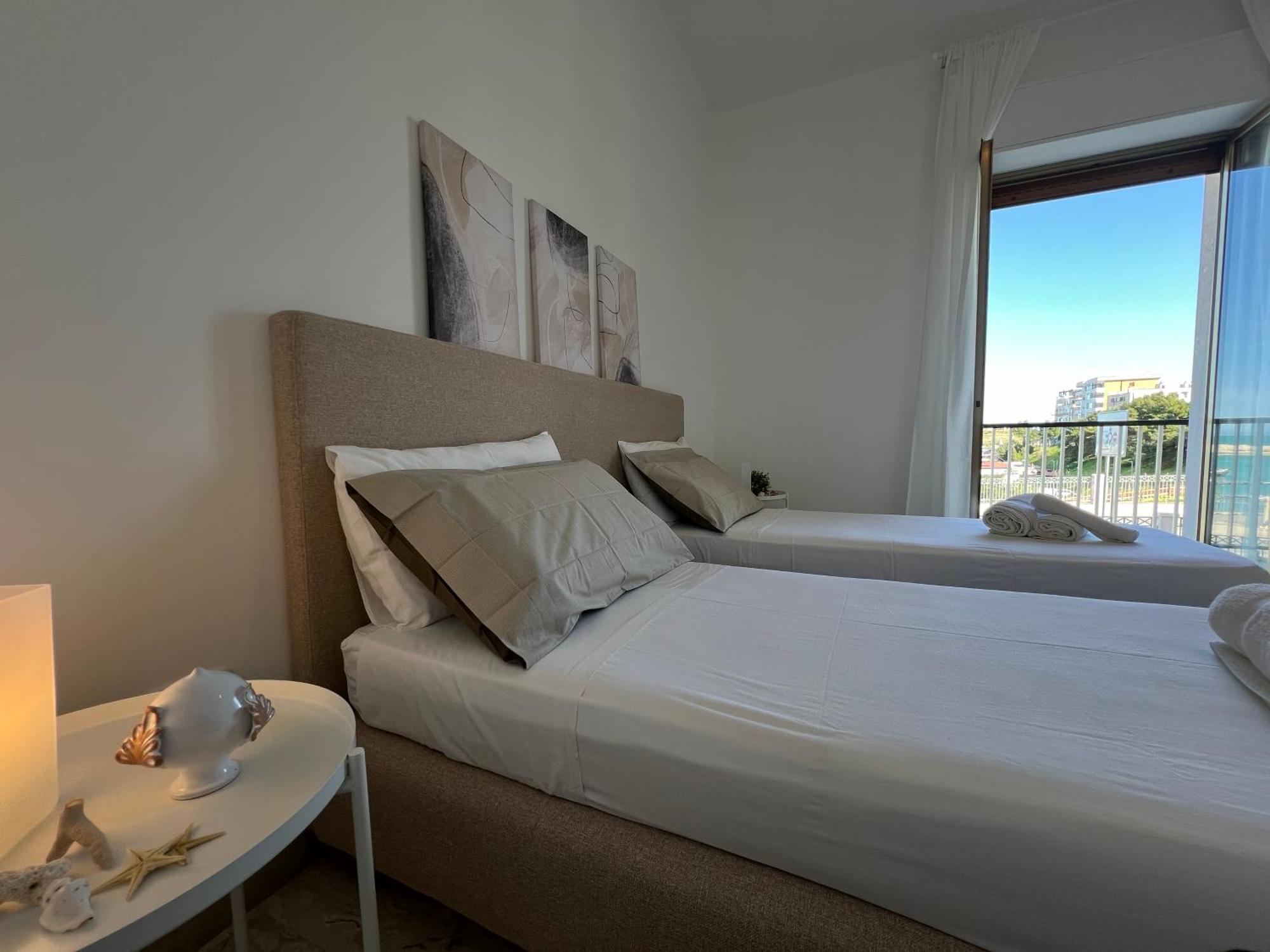 Casa Roberta With Balcony And Sea View Apartment Vieste Exterior photo